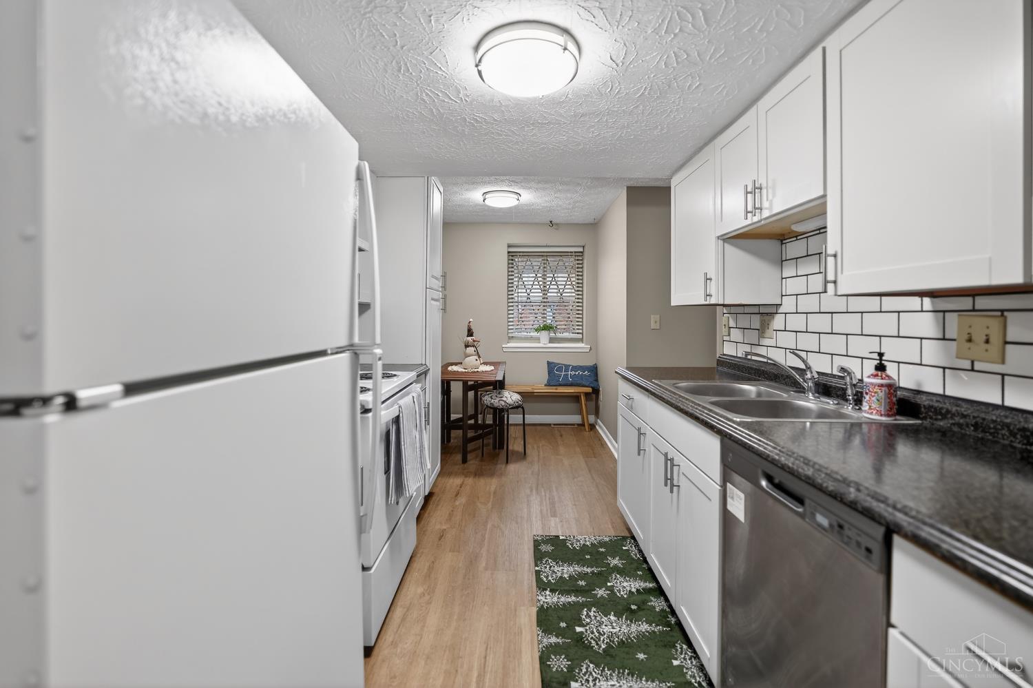 305 Bainbridge Court