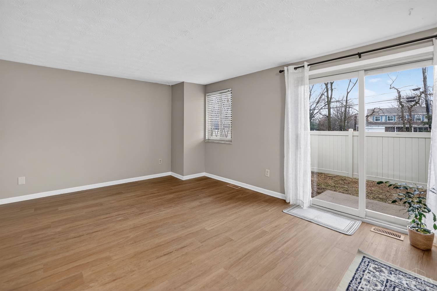 305 Bainbridge Court