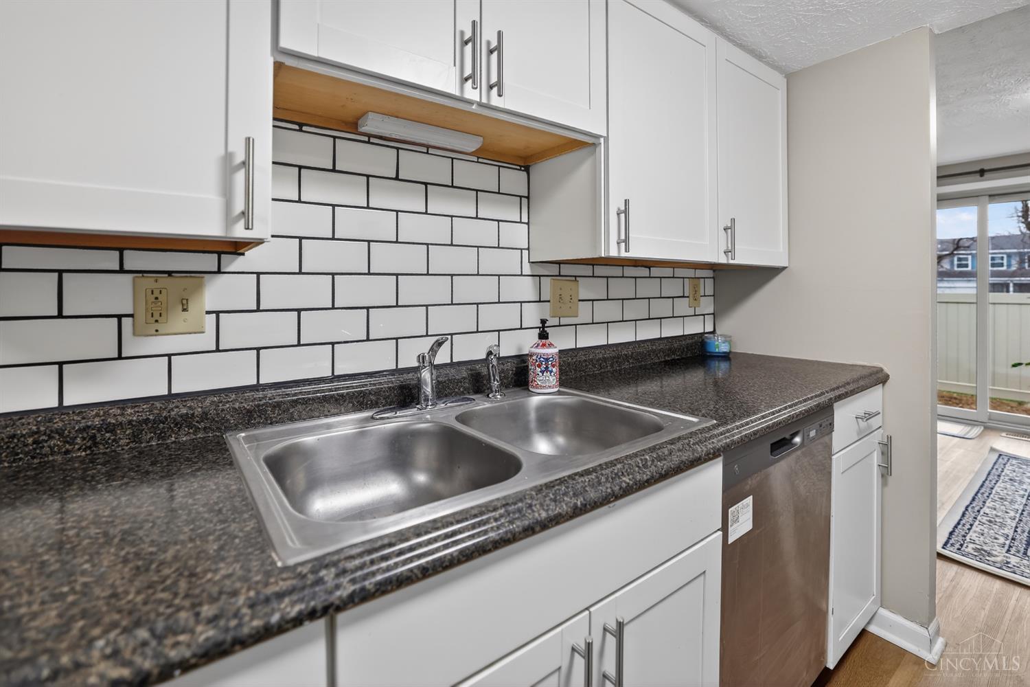 305 Bainbridge Court