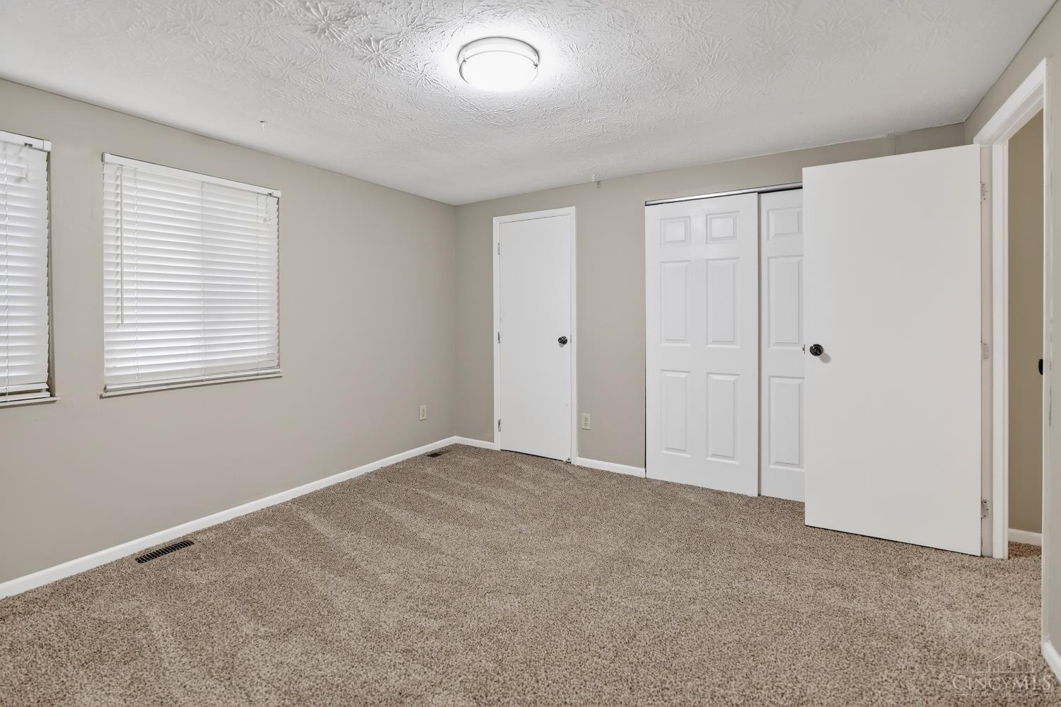 305 Bainbridge Court