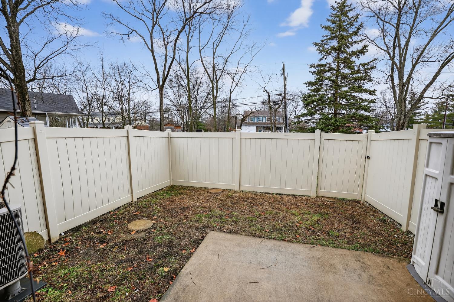 305 Bainbridge Court