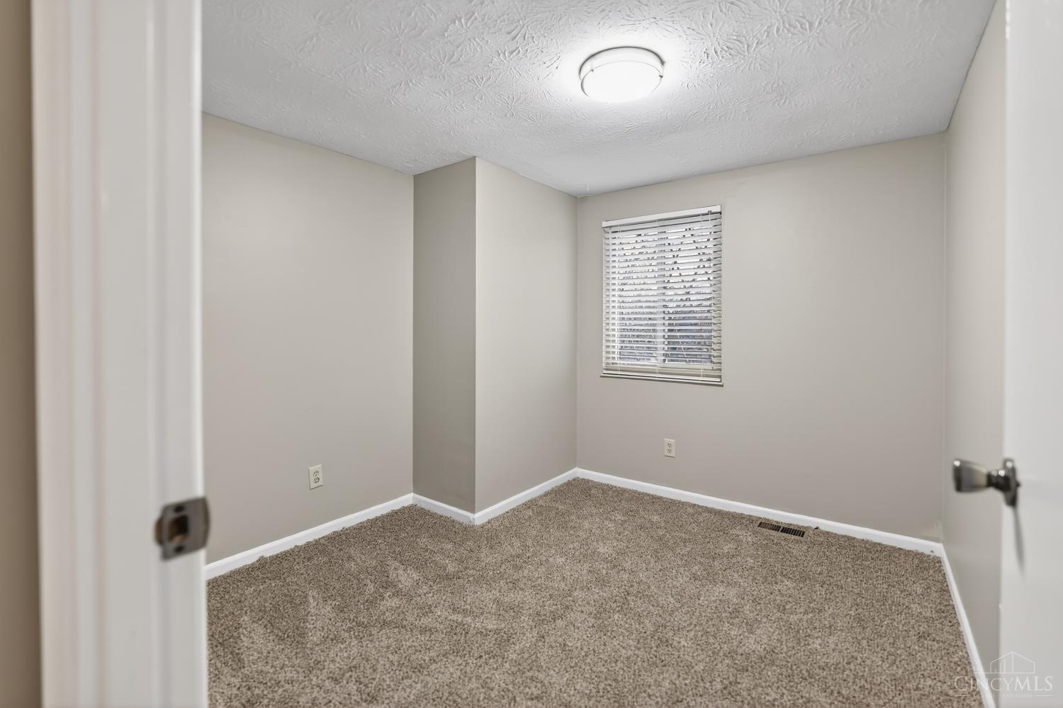 305 Bainbridge Court