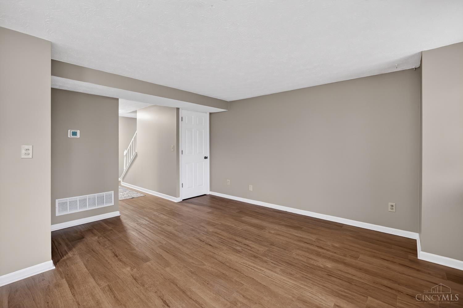 305 Bainbridge Court