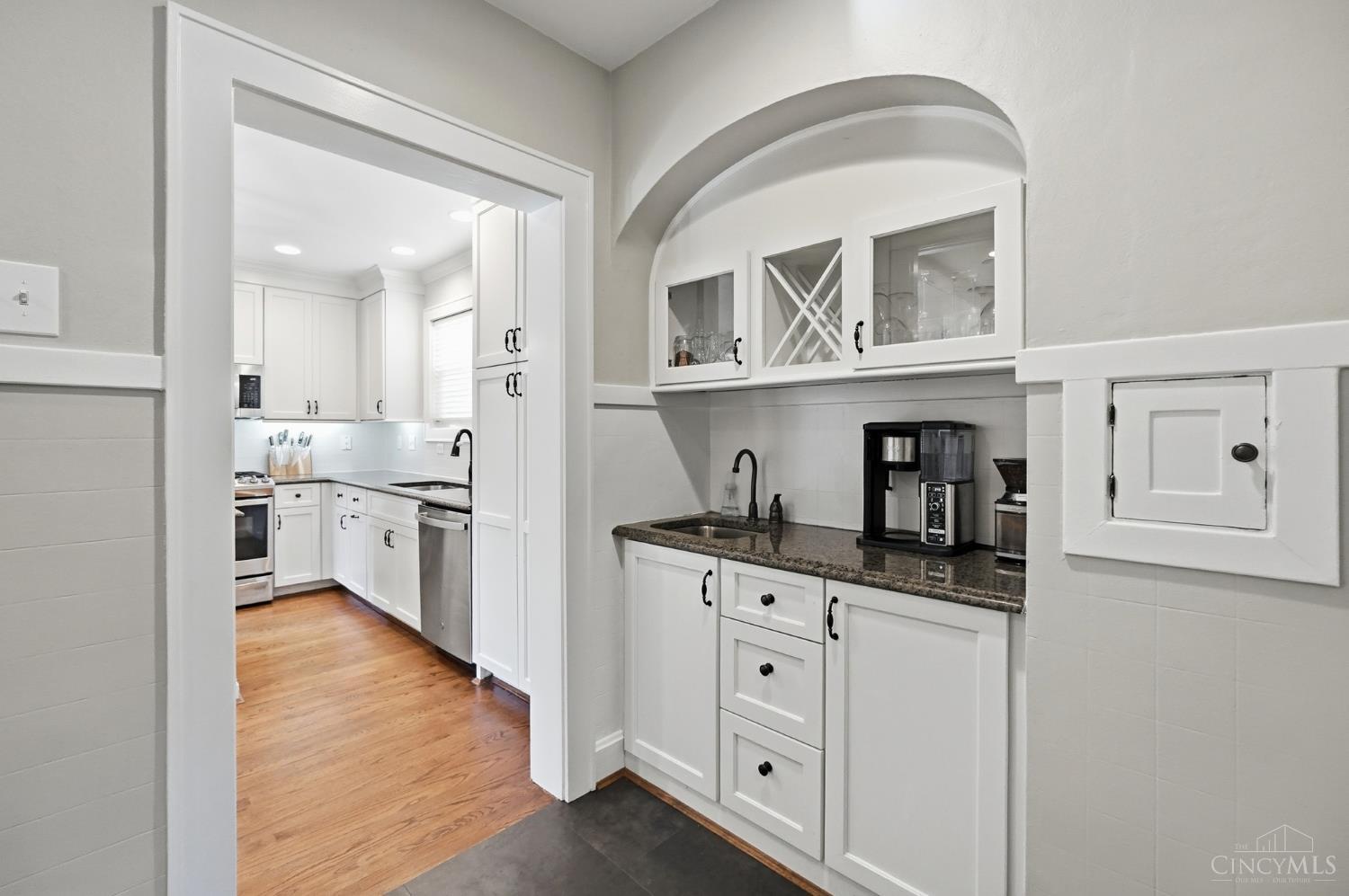 3845 Indianview Avenue