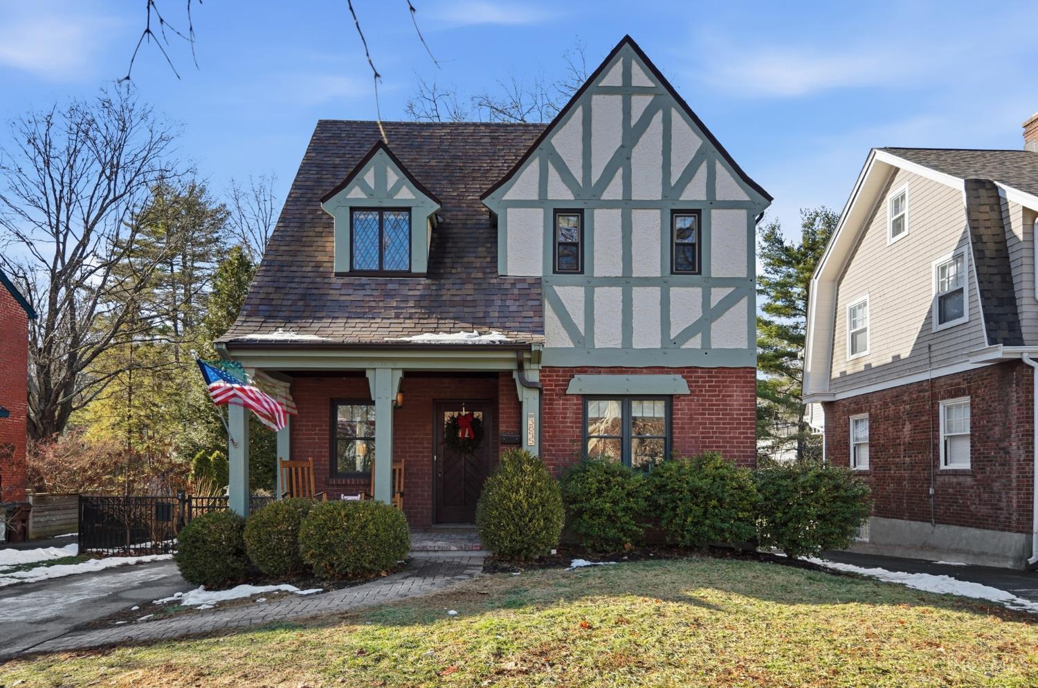 3845 Indianview Avenue