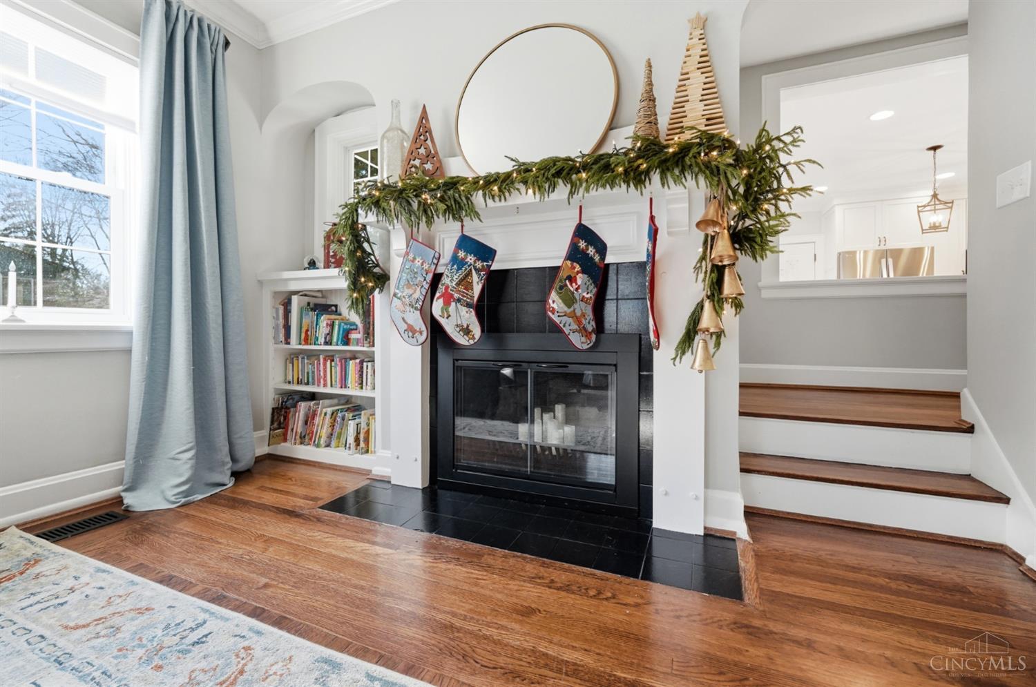 3845 Indianview Avenue