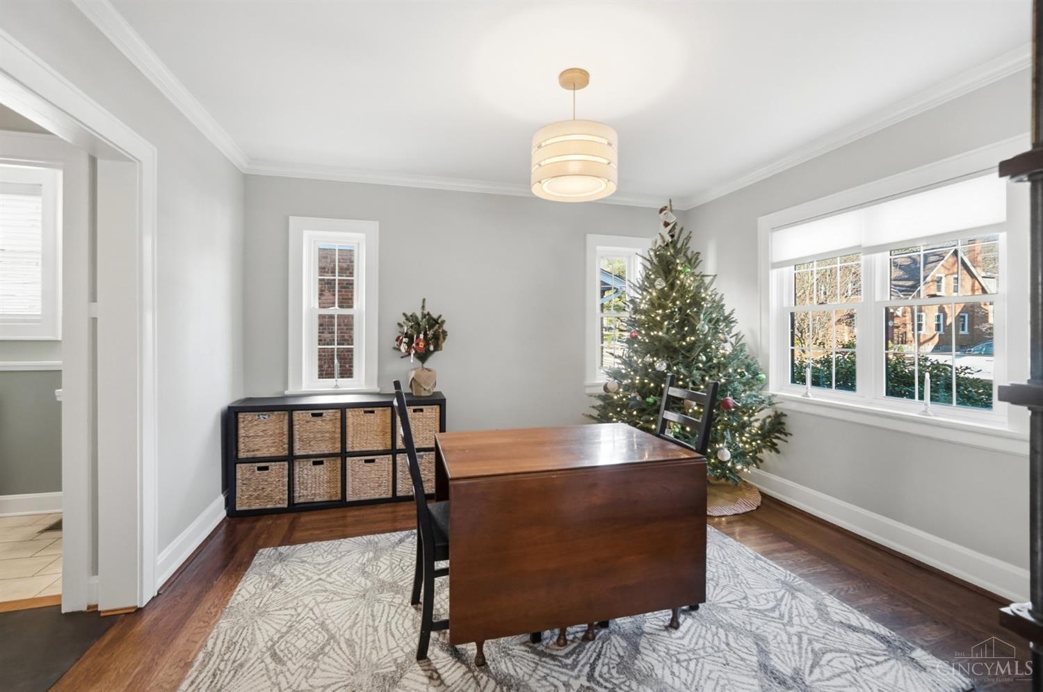 3845 Indianview Avenue