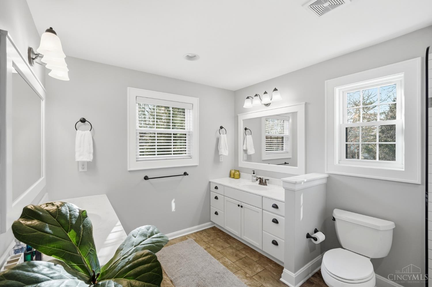 3845 Indianview Avenue