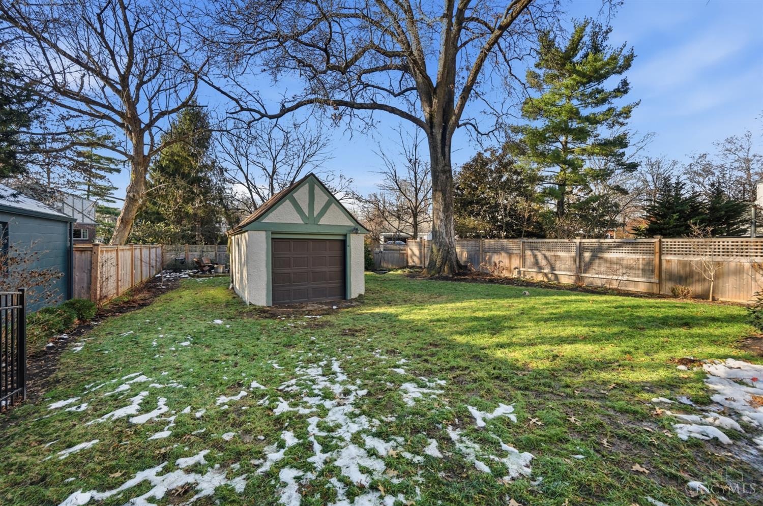 3845 Indianview Avenue