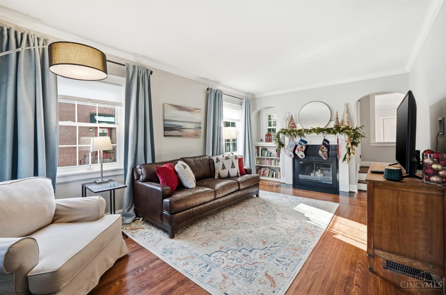 3845 Indianview Avenue