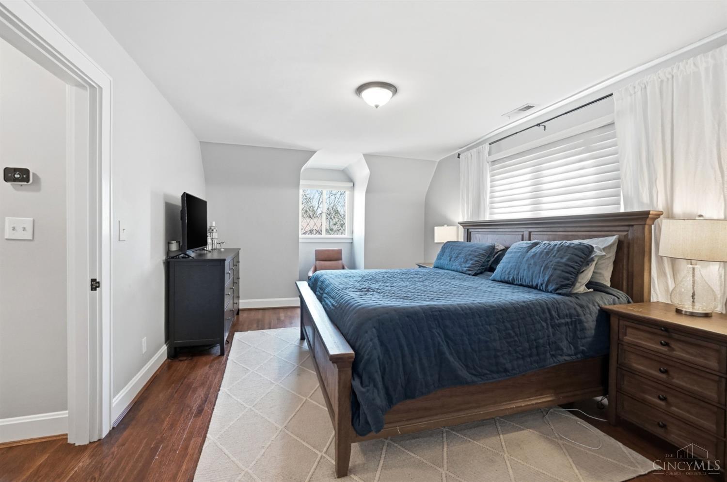 3845 Indianview Avenue