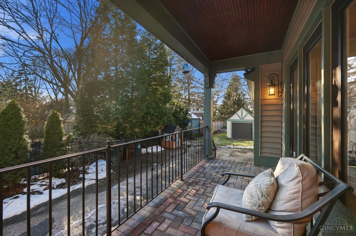 3845 Indianview Avenue