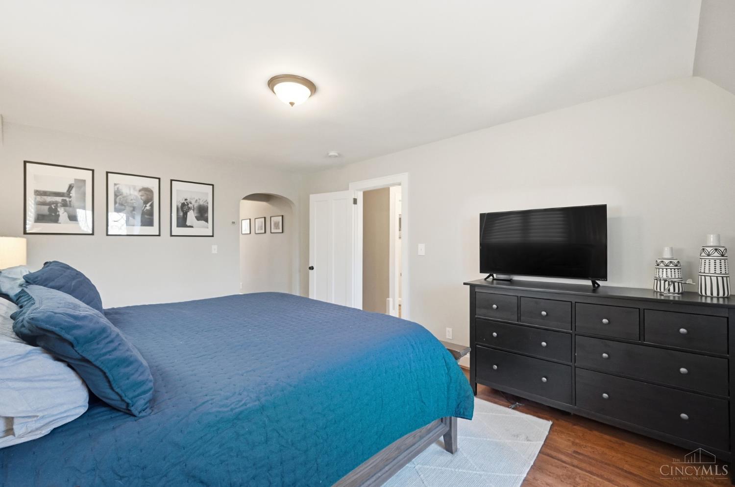 3845 Indianview Avenue