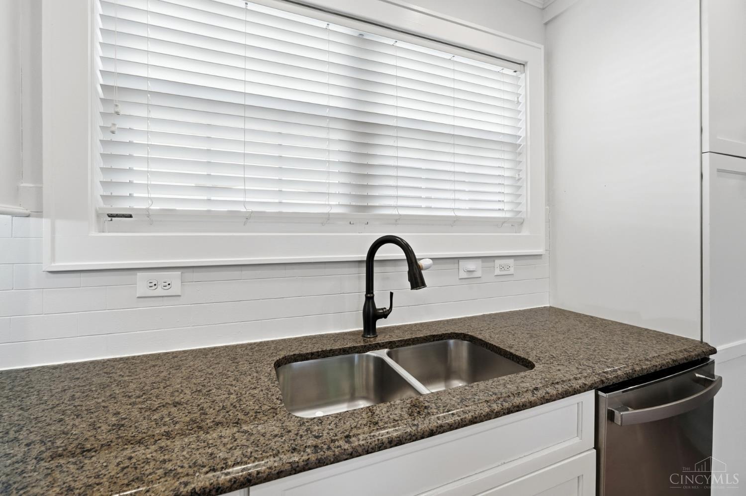 3845 Indianview Avenue