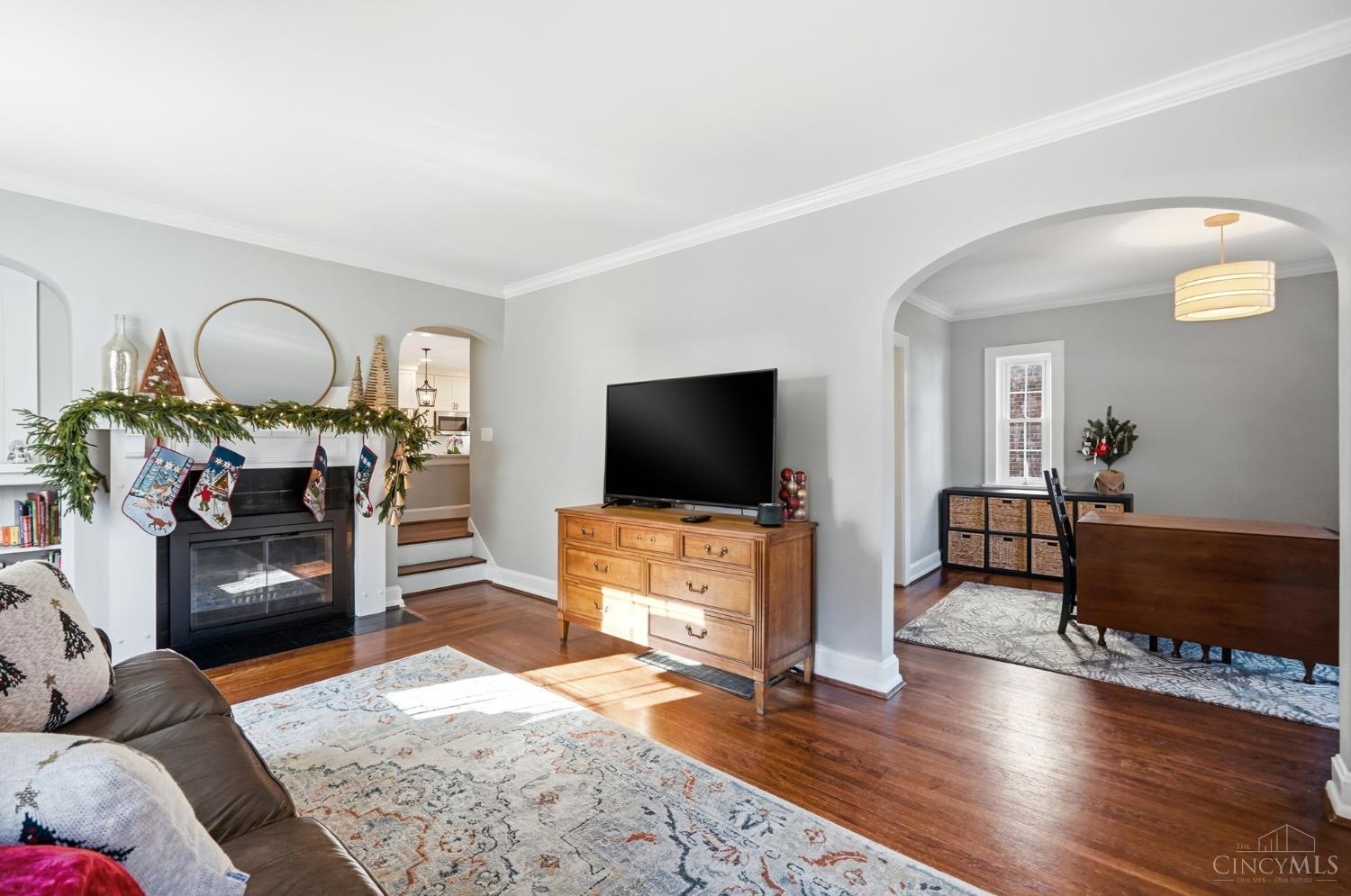 3845 Indianview Avenue