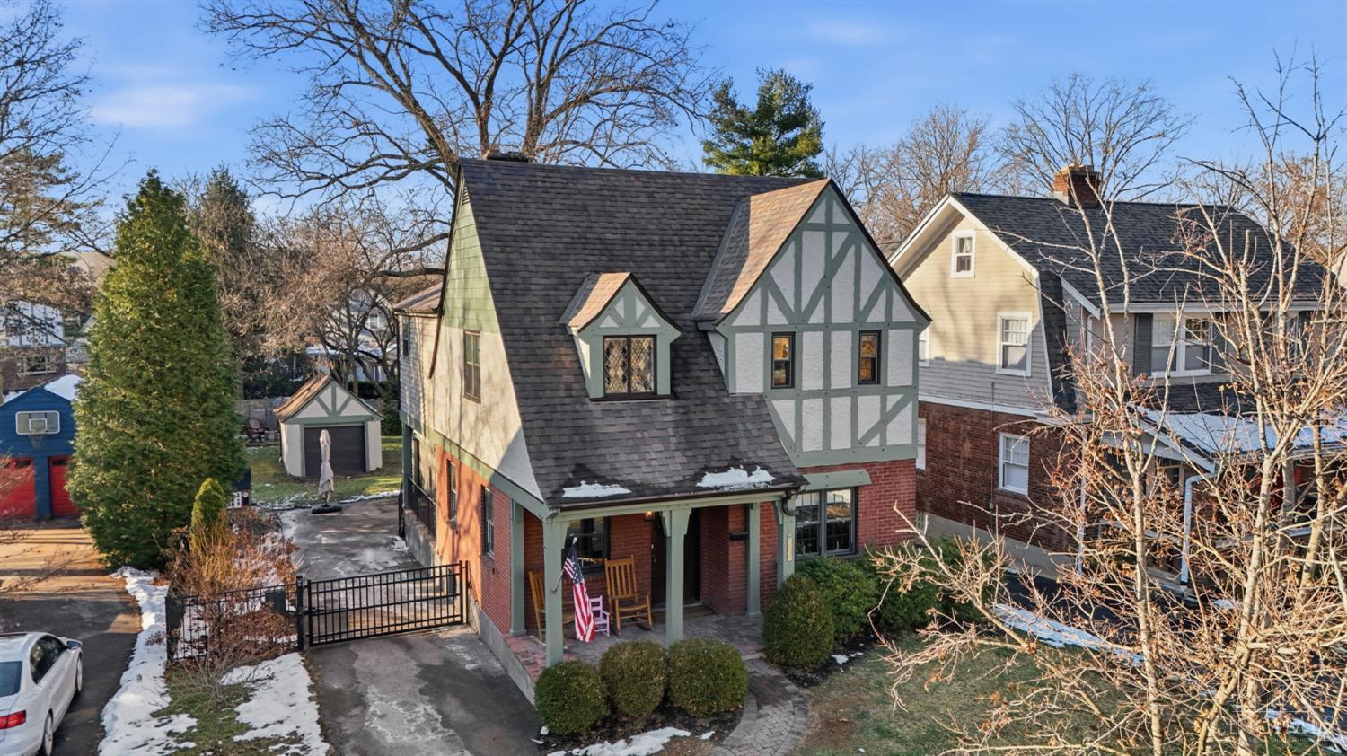 3845 Indianview Avenue