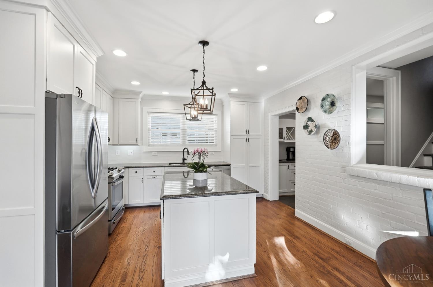 3845 Indianview Avenue