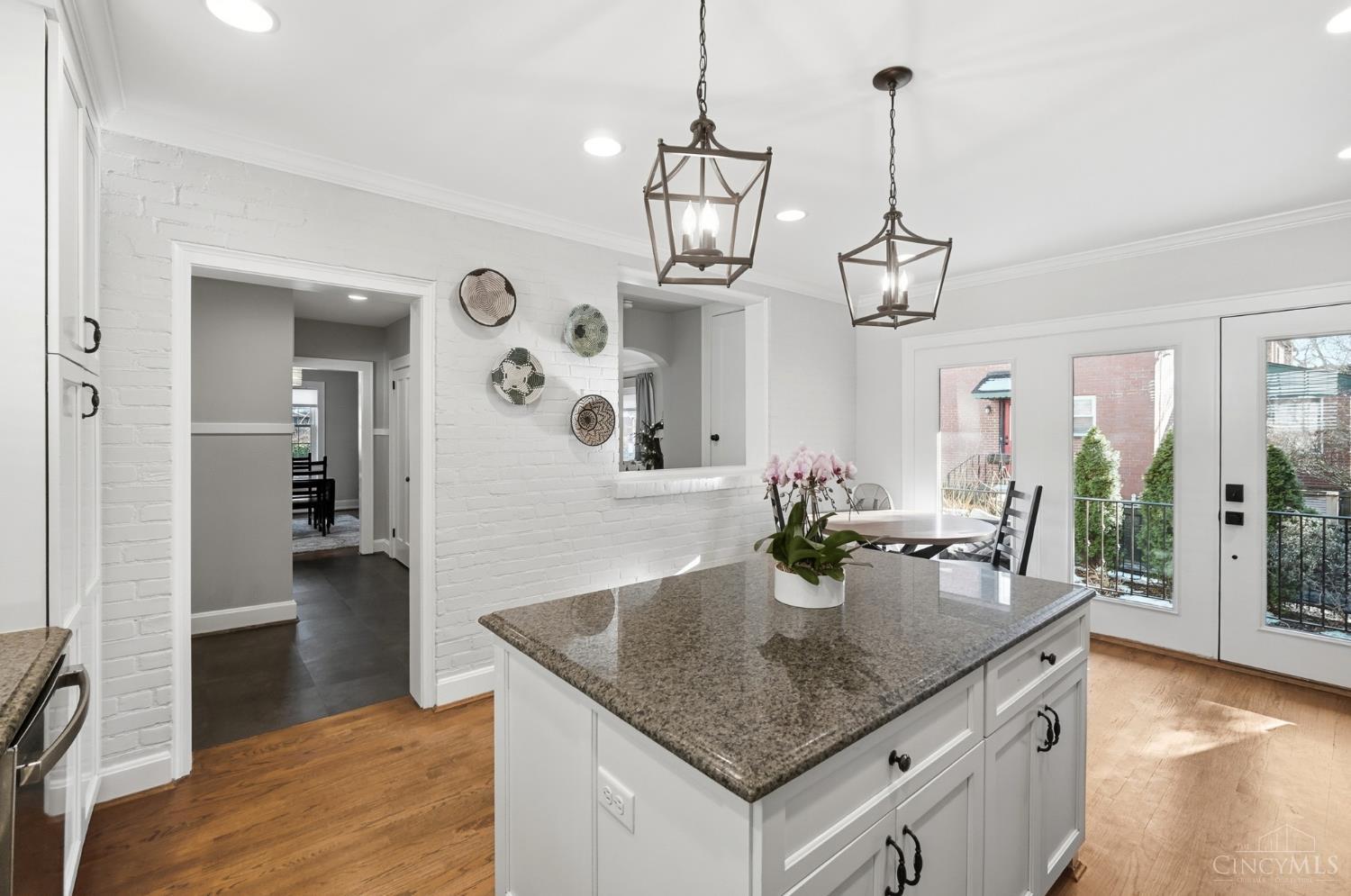 3845 Indianview Avenue