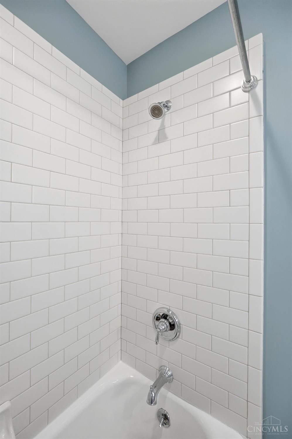 3845 Indianview Avenue