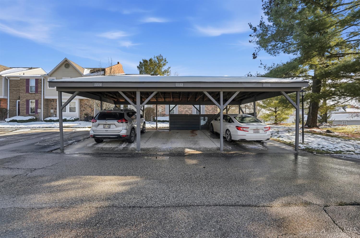 1012 Stratford Court