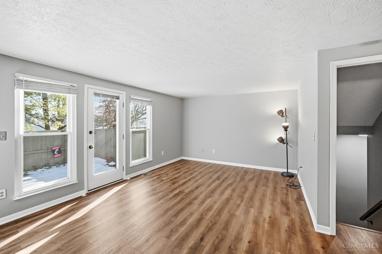 1012 Stratford Court