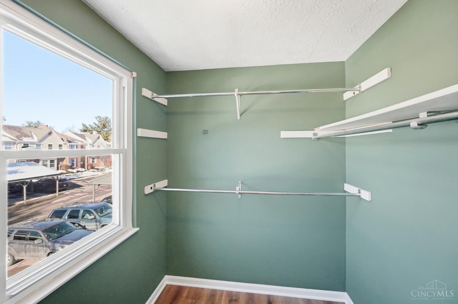 1012 Stratford Court