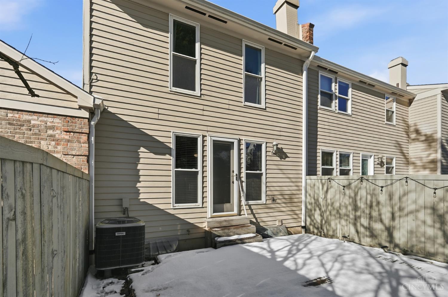 1012 Stratford Court