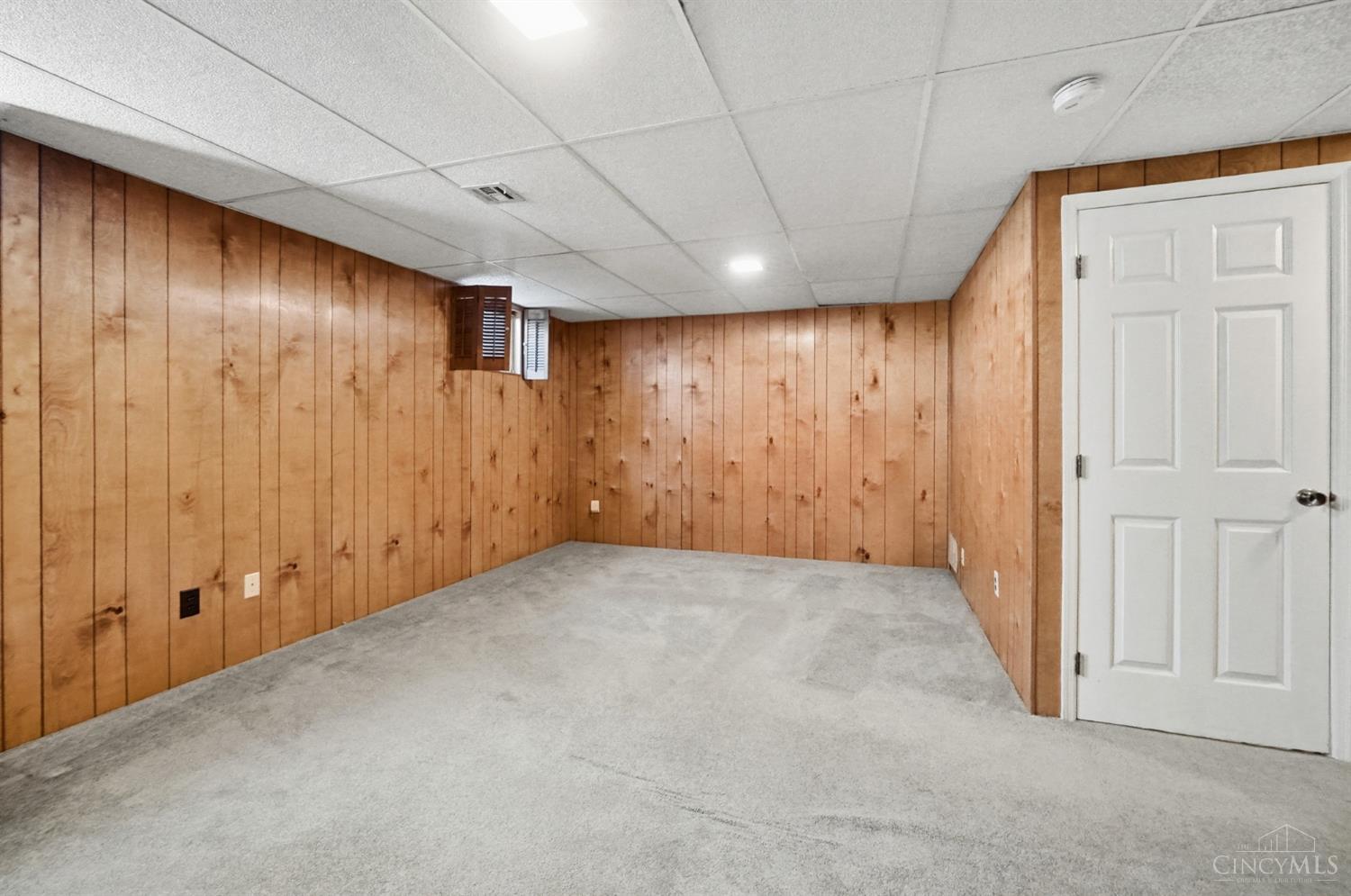 1012 Stratford Court