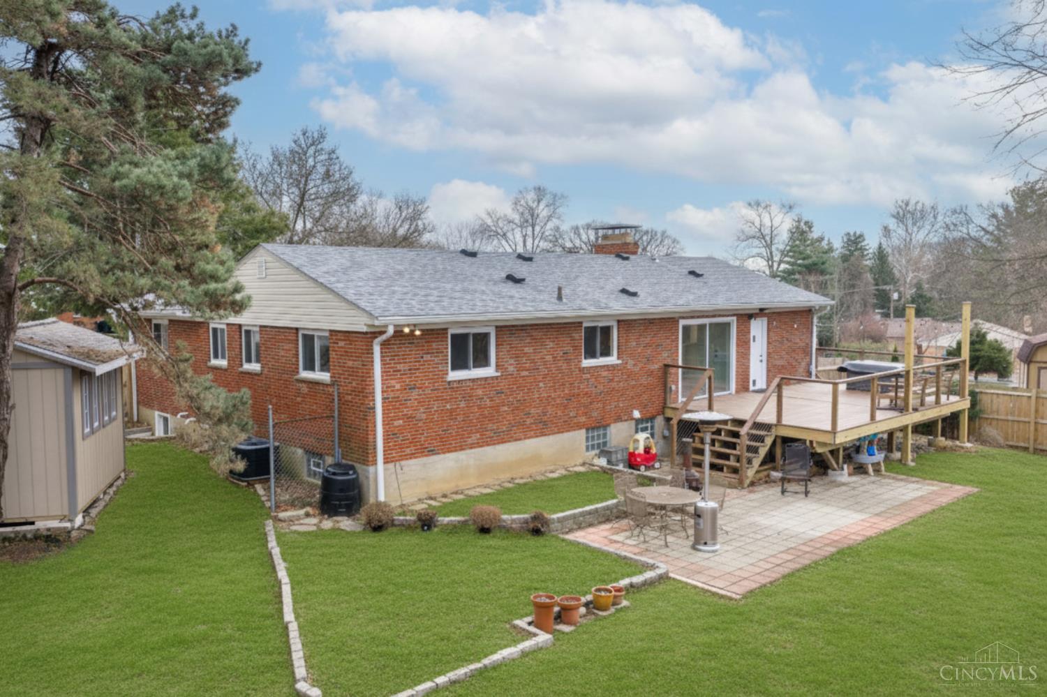 1225 Dean Court