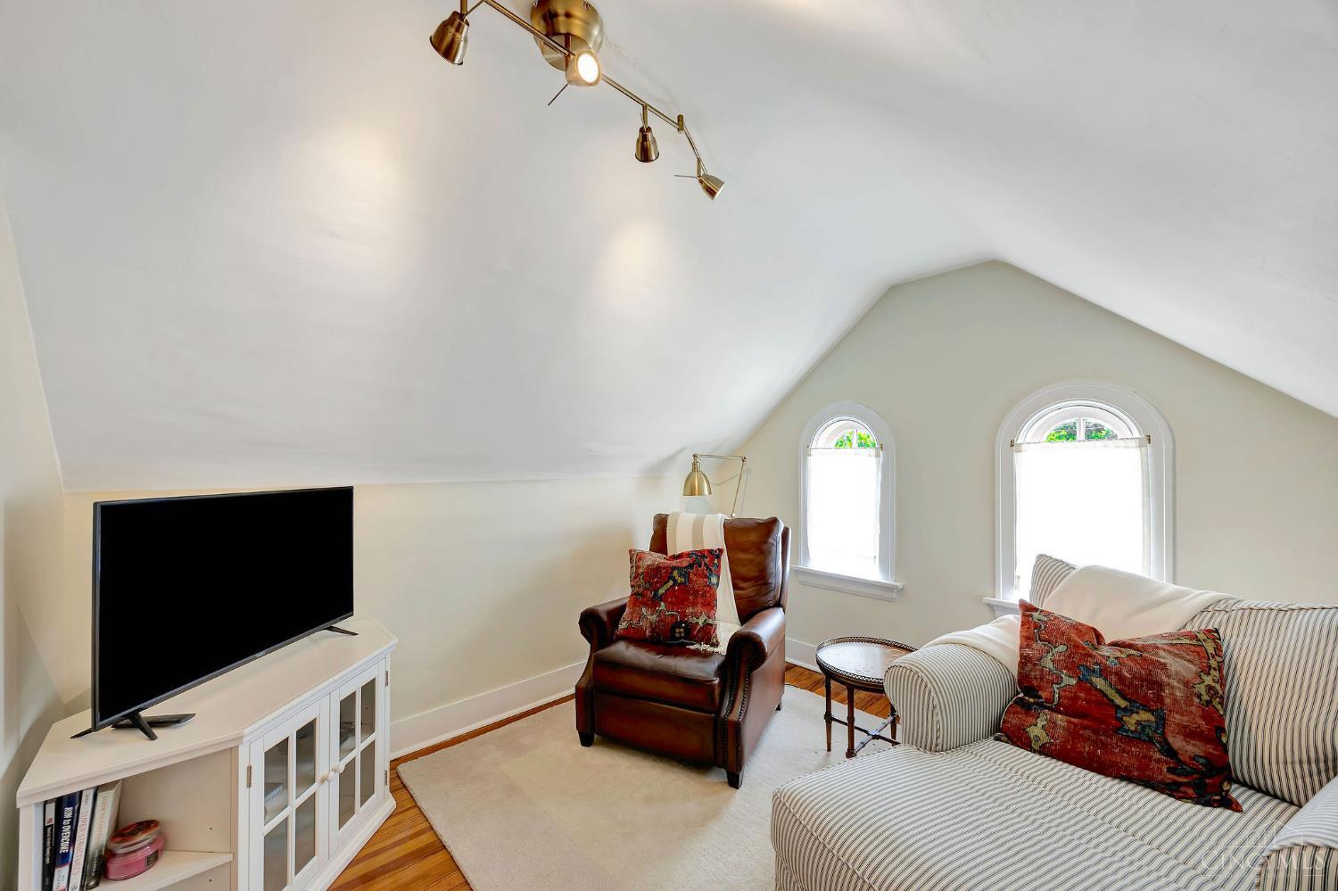 5827 Lester Road