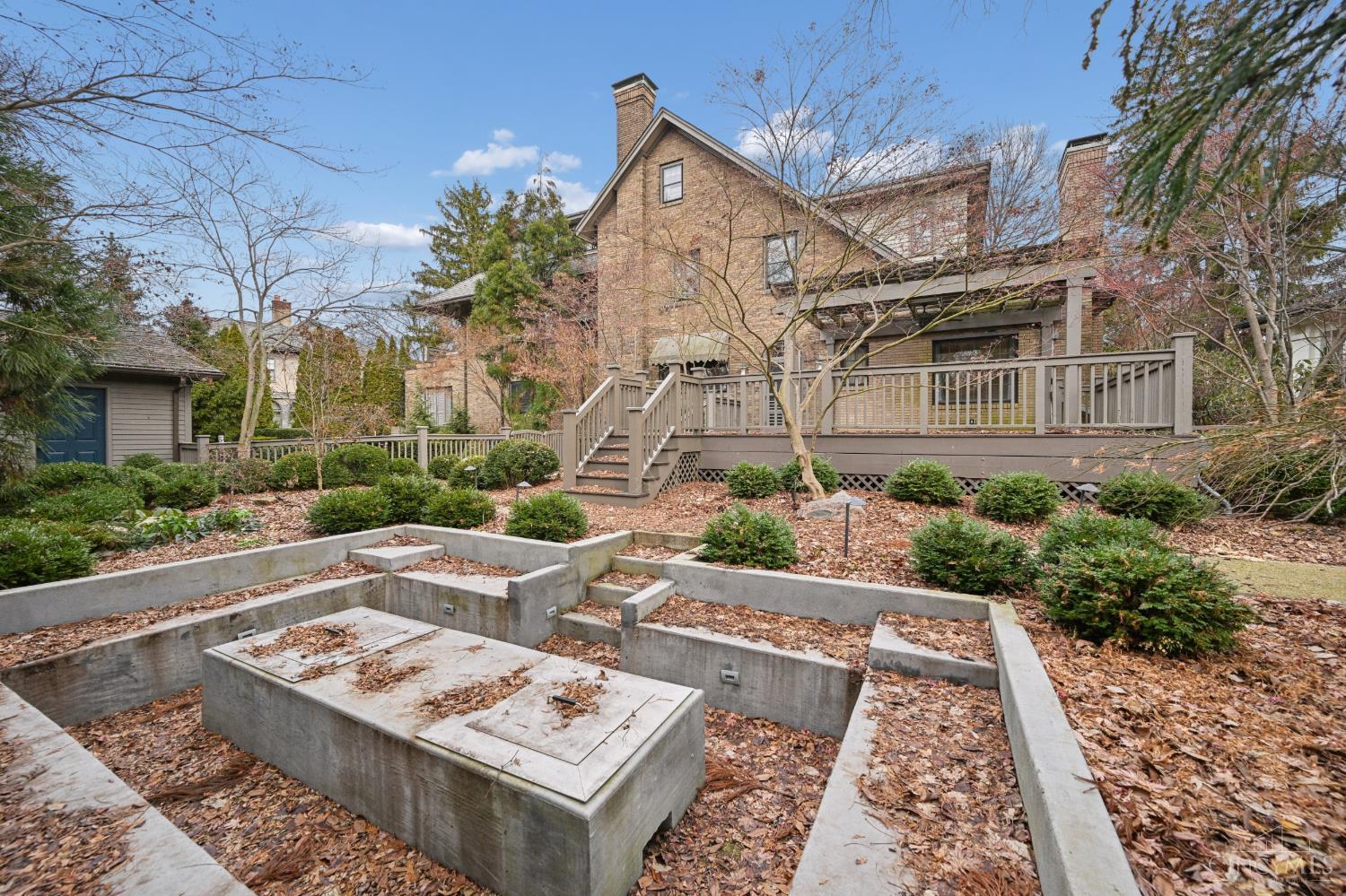 4061 Beechwood Avenue