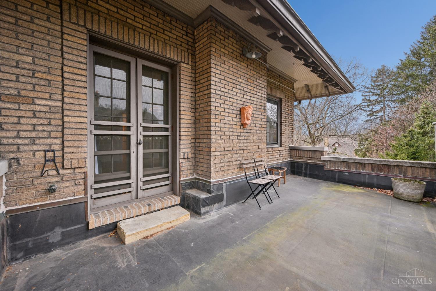 4061 Beechwood Avenue