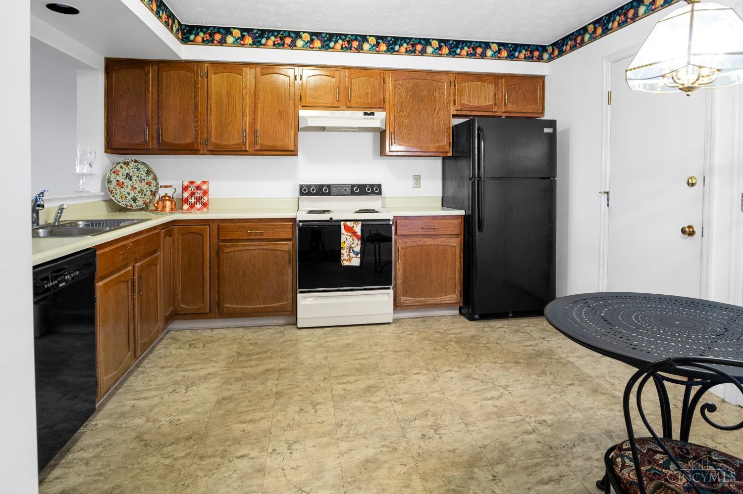 1736 Emerald Glade Lane