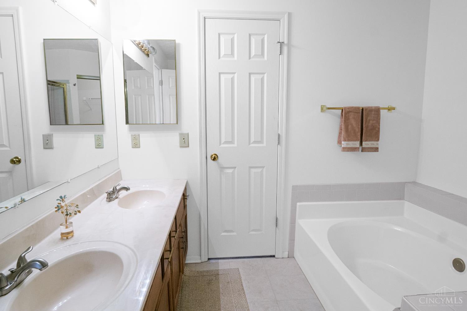 1736 Emerald Glade Lane