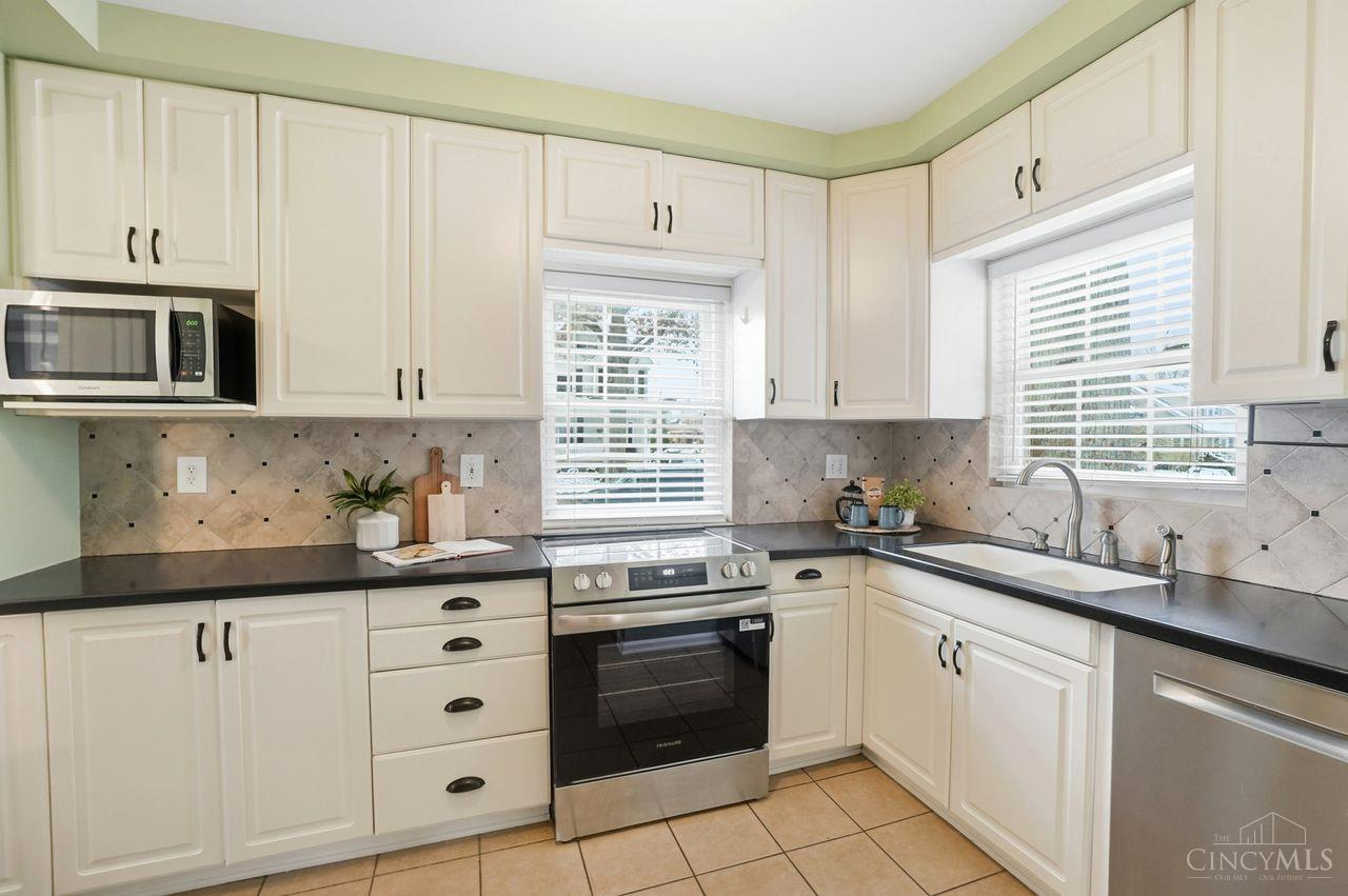 3935 Eileen Drive