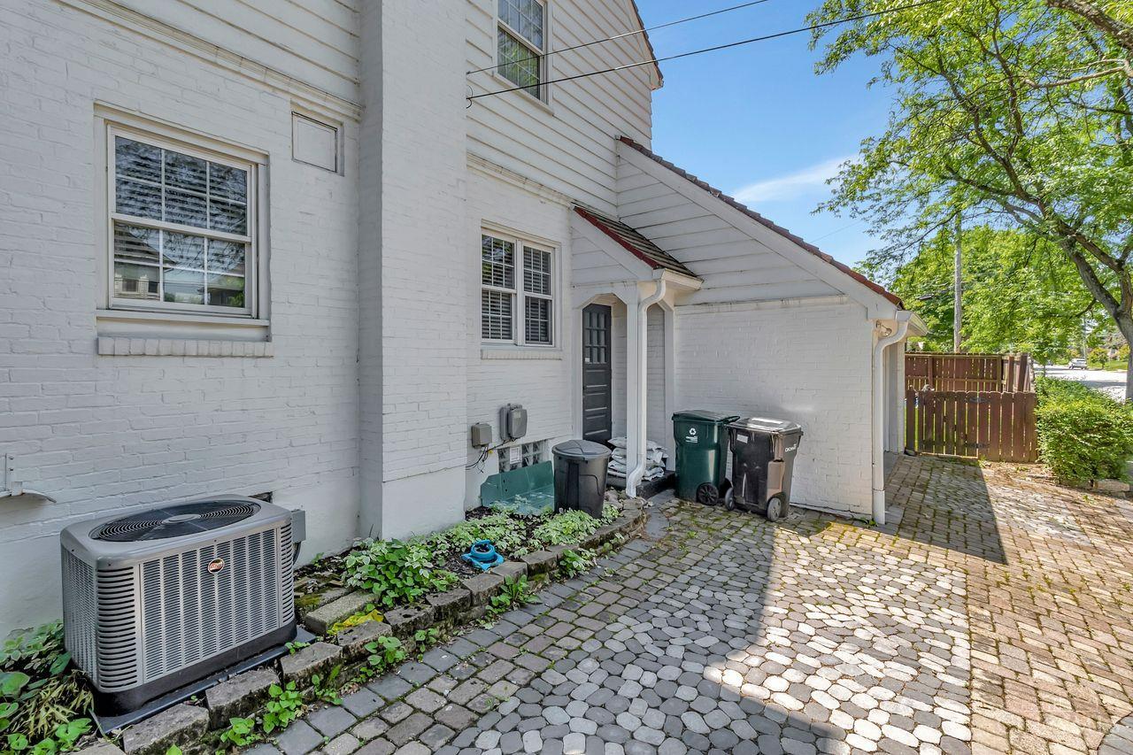 3935 Eileen Drive