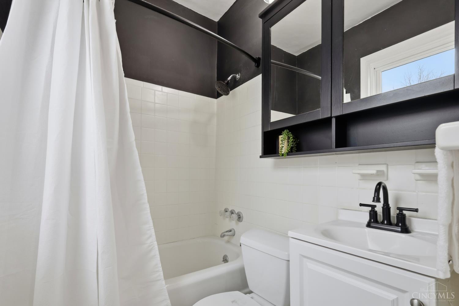 3814 Mt Vernon Avenue