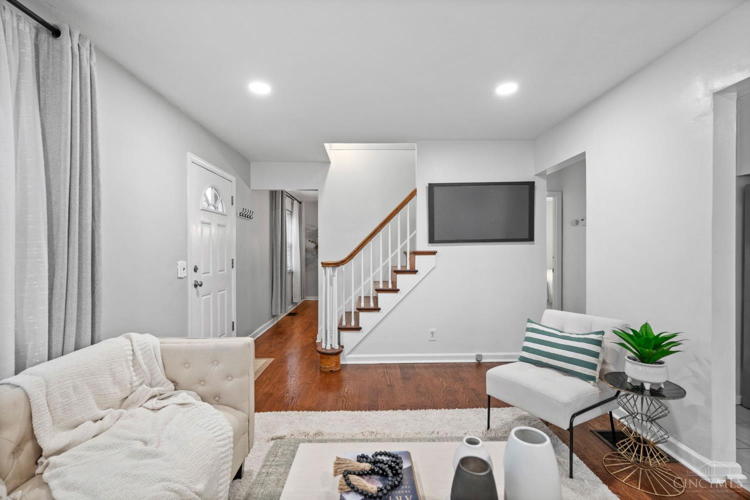 7252 Osceola Drive