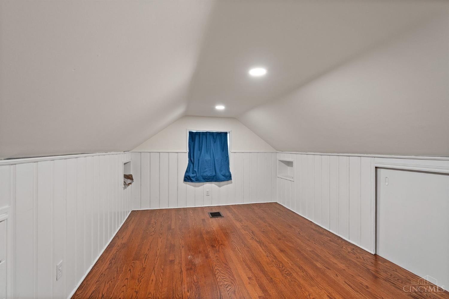 7252 Osceola Drive