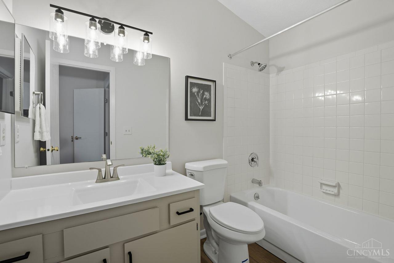 1544 W Galbraith Road 211