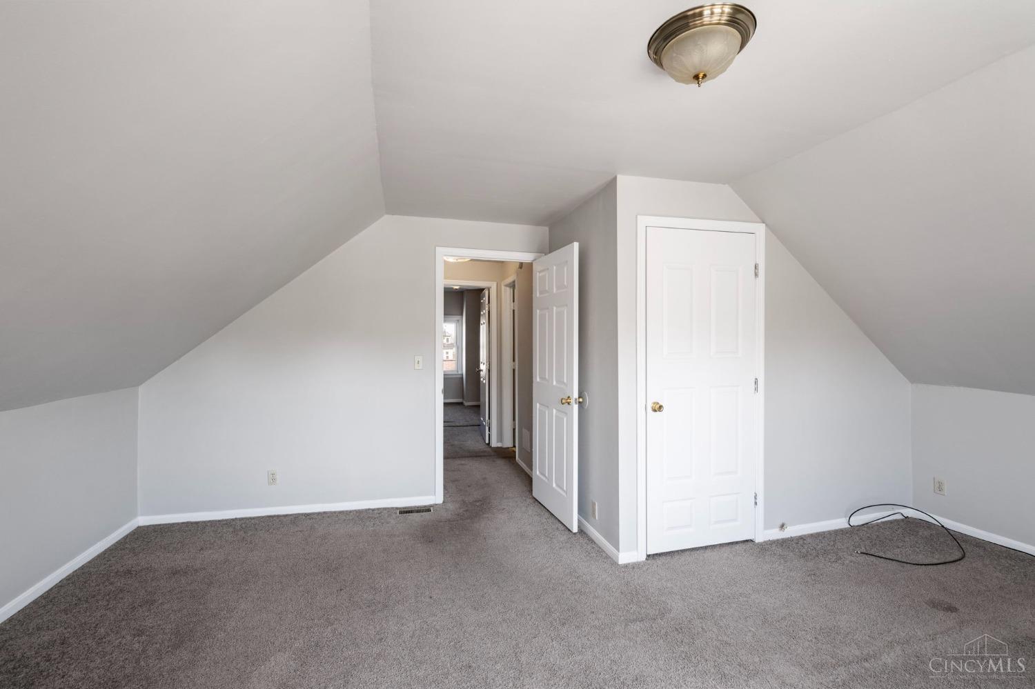 3280 Jefferson Avenue