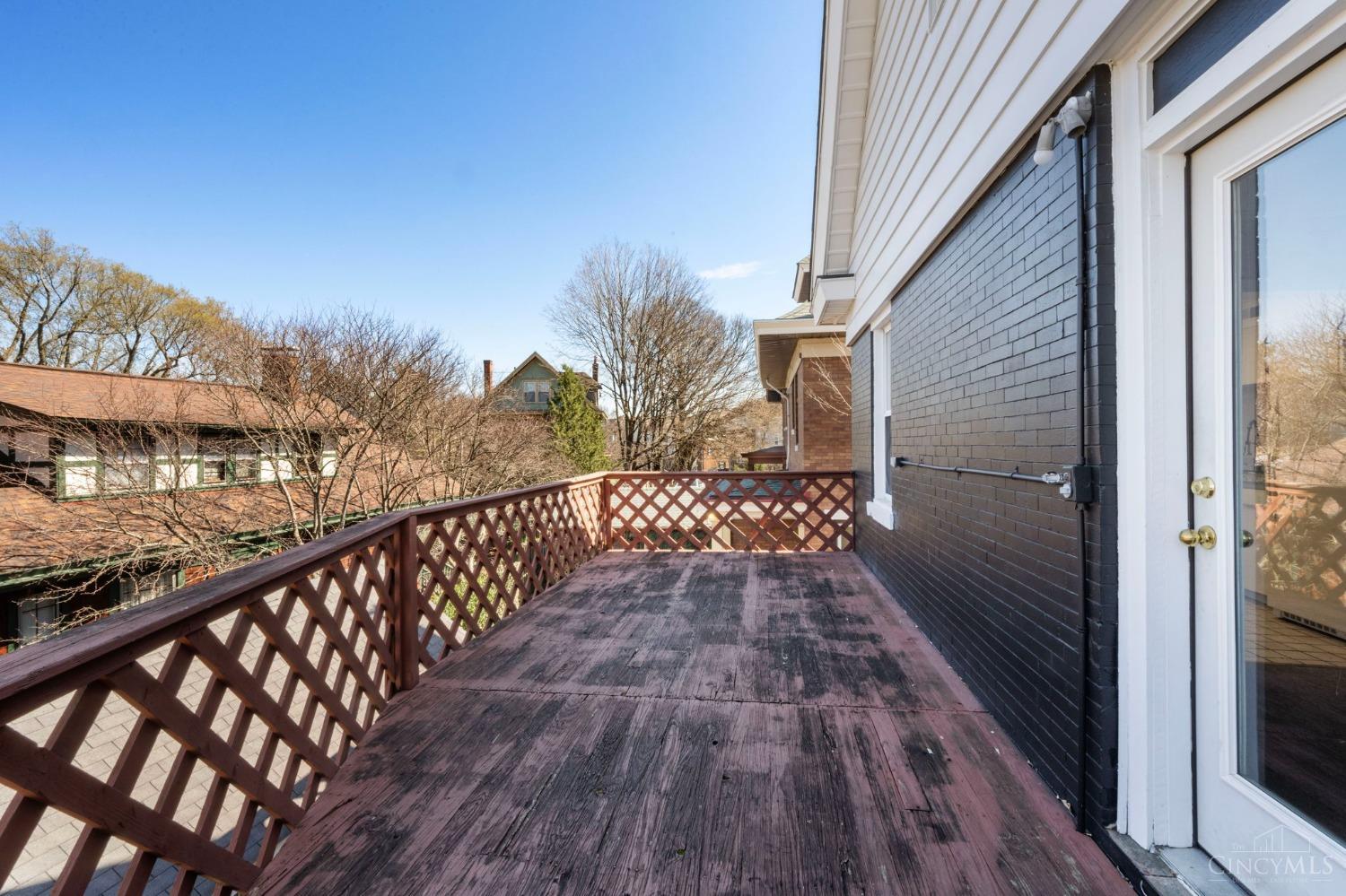 3280 Jefferson Avenue