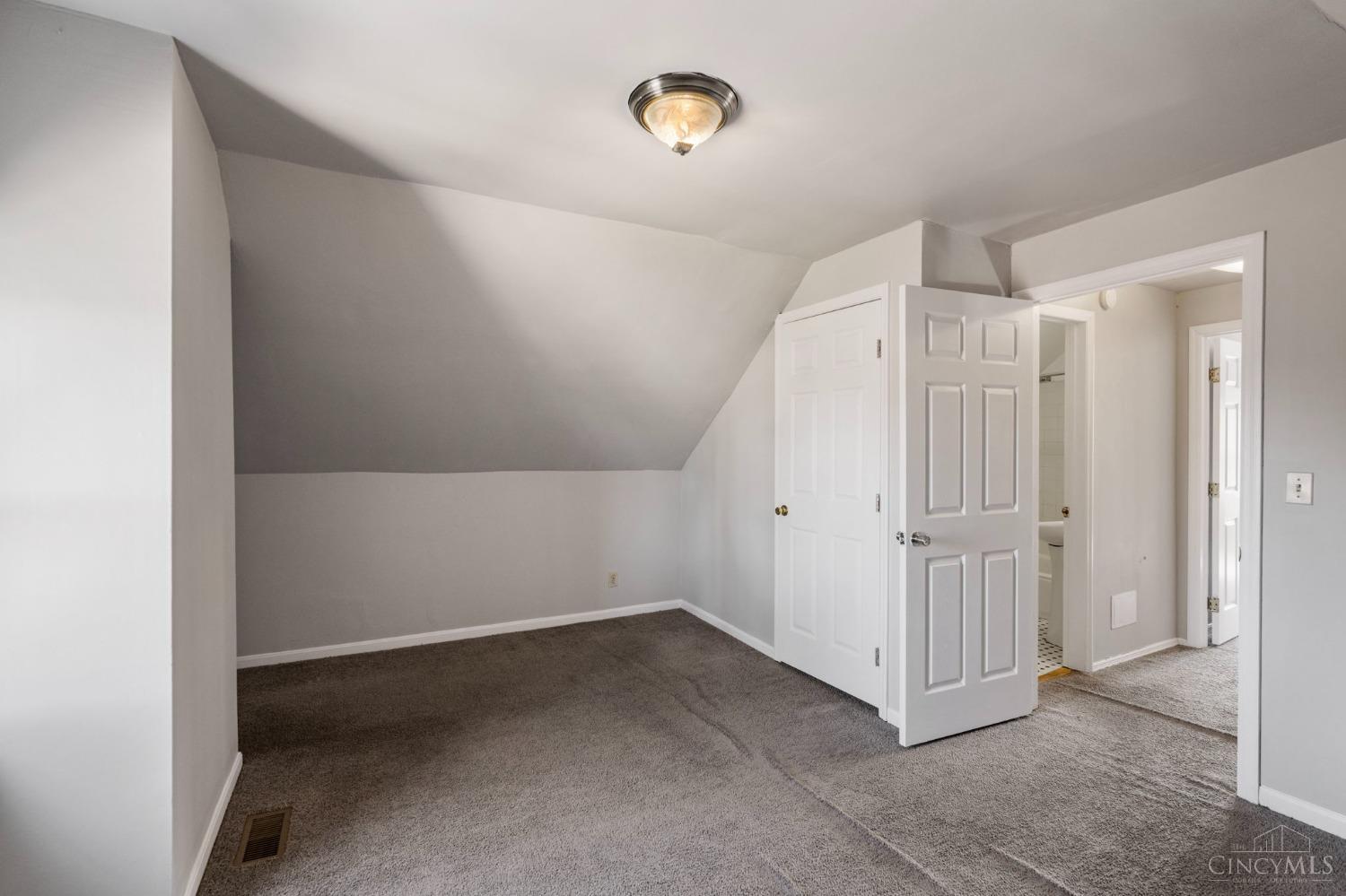 3280 Jefferson Avenue