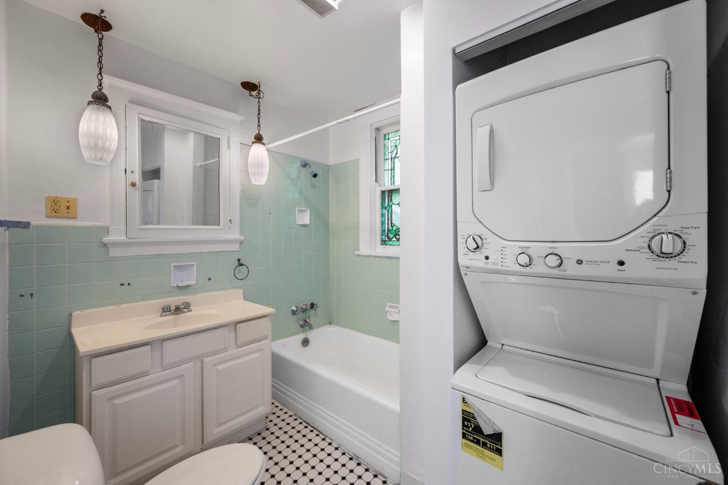 3280 Jefferson Avenue