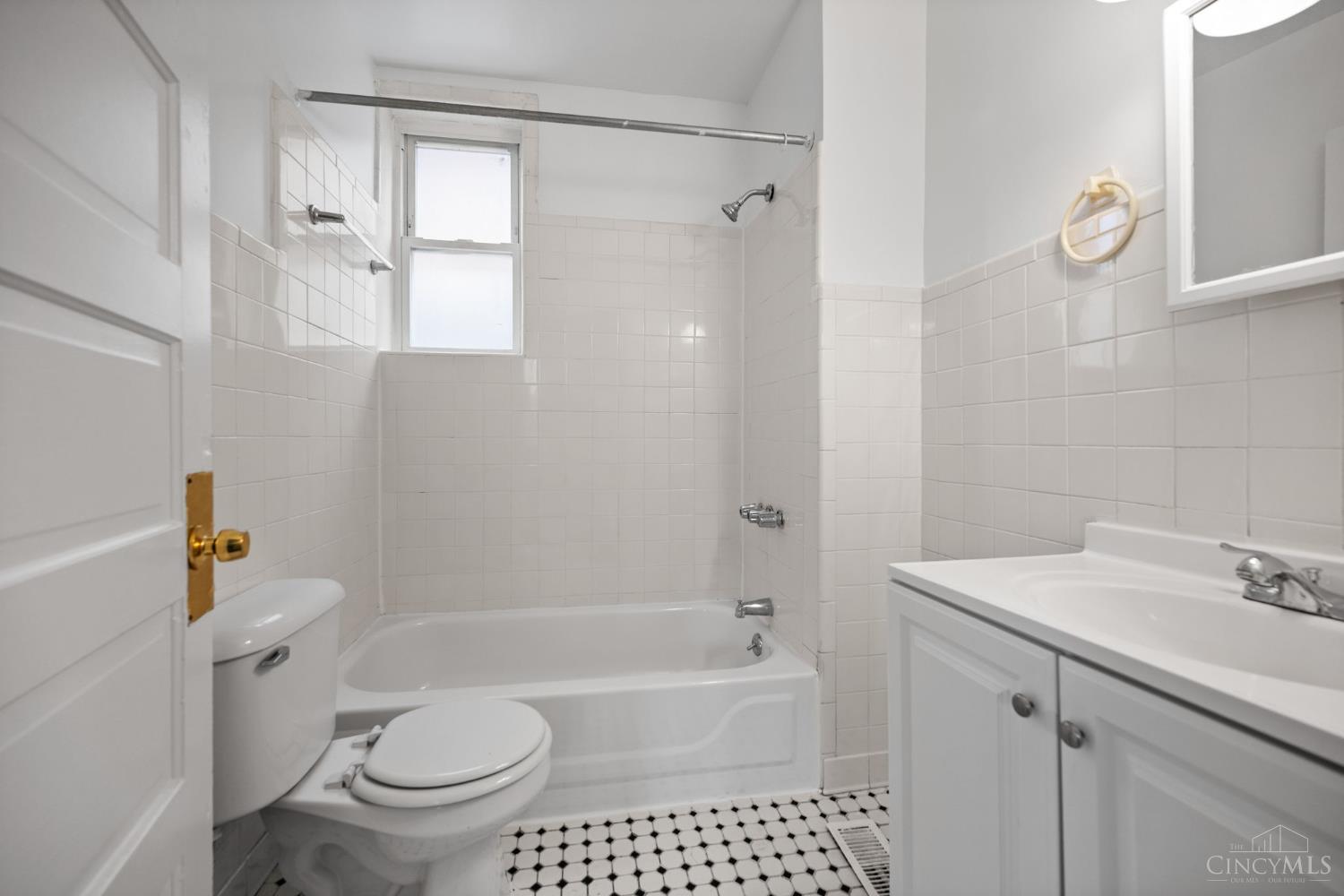 3280 Jefferson Avenue