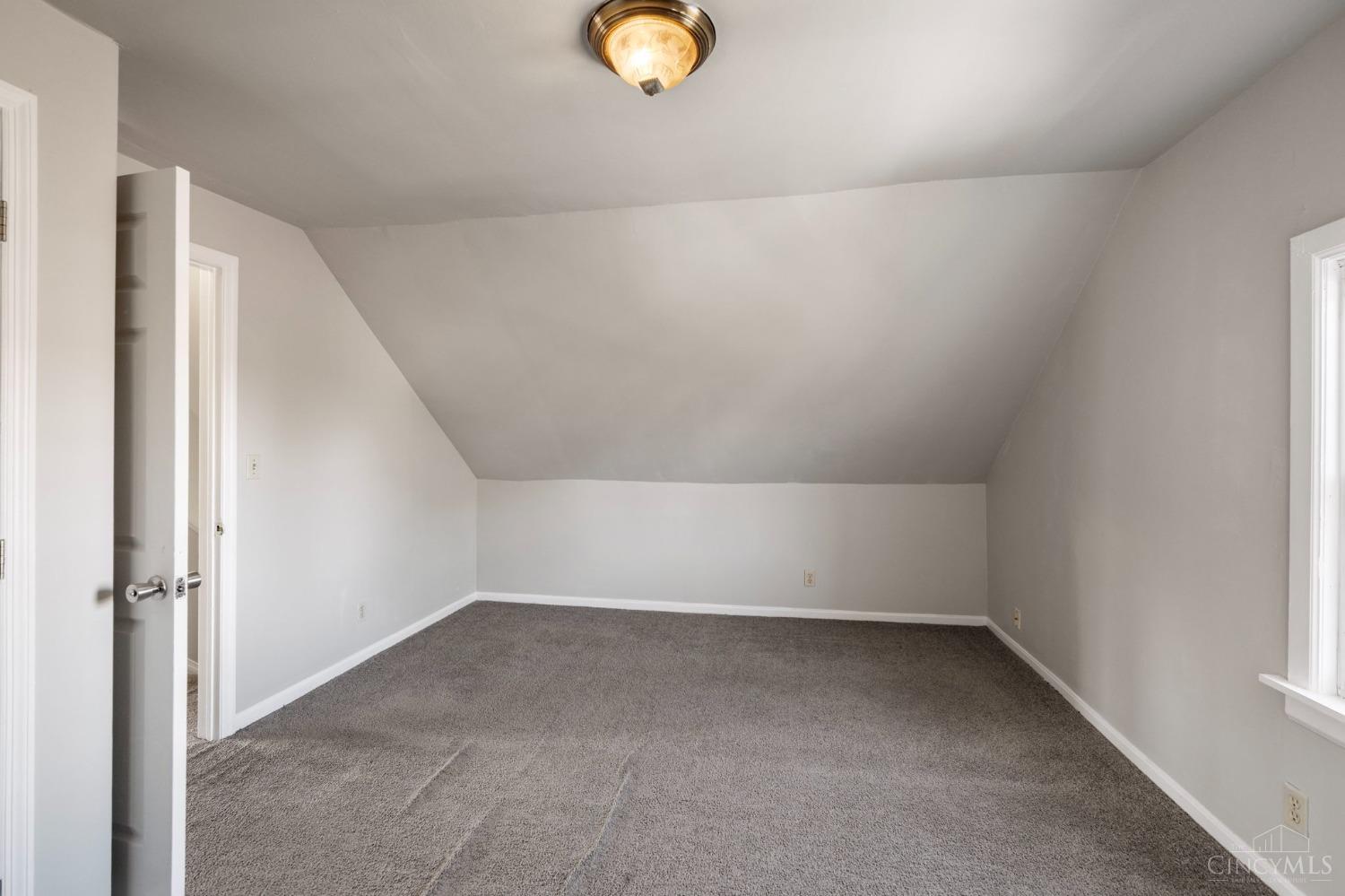 3280 Jefferson Avenue