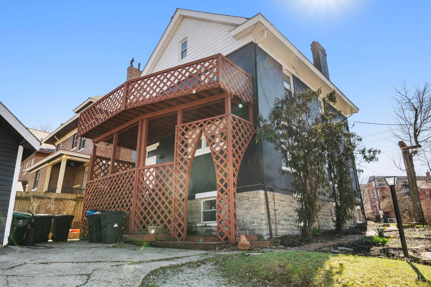 3280 Jefferson Avenue