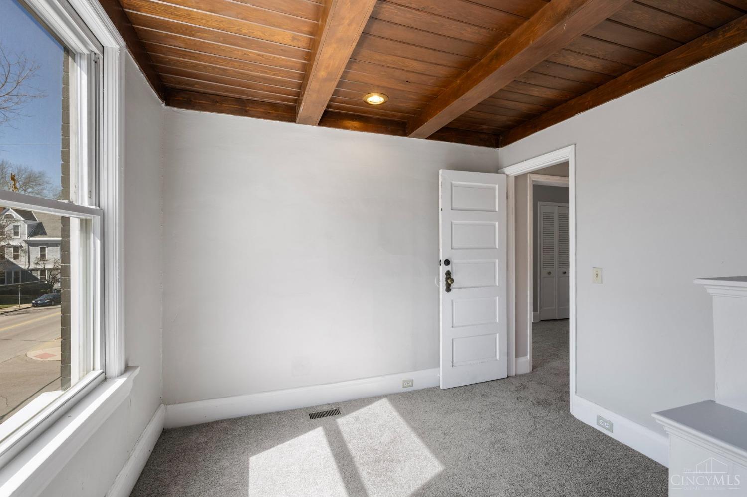 3280 Jefferson Avenue