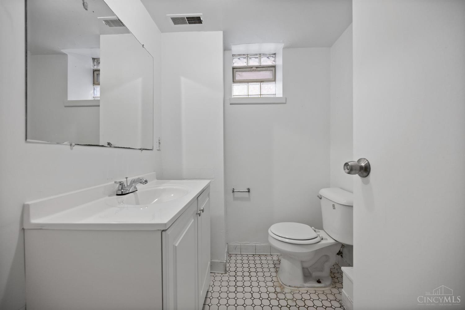 3280 Jefferson Avenue