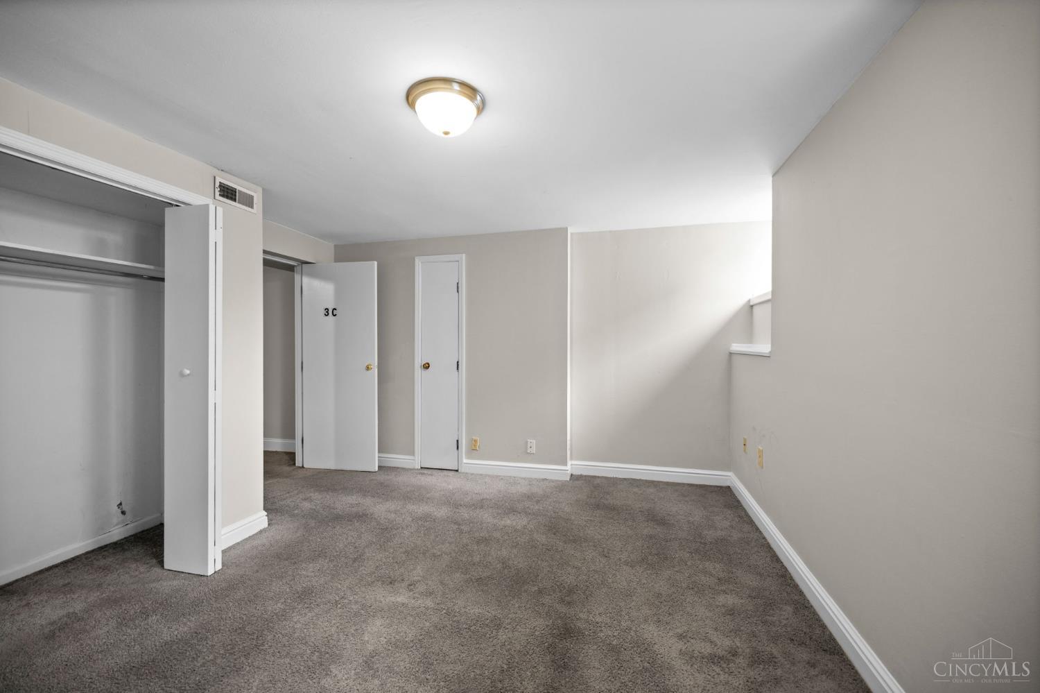 3280 Jefferson Avenue